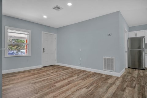 Villa ou maison à louer à Fort Lauderdale, Floride: 2 chambres, 78.6 m2 № 2046700 - photo 14