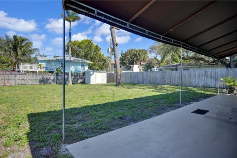 Villa ou maison à louer à Fort Lauderdale, Floride: 2 chambres, 78.6 m2 № 2046700 - photo 6