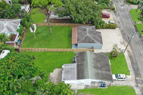 Villa ou maison à louer à Fort Lauderdale, Floride: 2 chambres, 78.6 m2 № 2046700 - photo 25