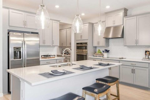 Купить виллу или дом в Порт-Сент-Луси, Флорида 8 комнат, 222.87м2, № 2254342 - фото 2