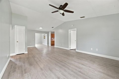 Villa ou maison à louer à Ocala, Floride: 3 chambres, 133.59 m2 № 2380621 - photo 4