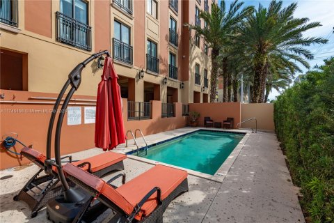 Condo in Coral Gables, Florida, 2 bedrooms  № 1716436 - photo 5