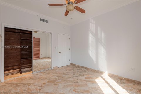 Condo in Coral Gables, Florida, 2 bedrooms  № 1716436 - photo 22