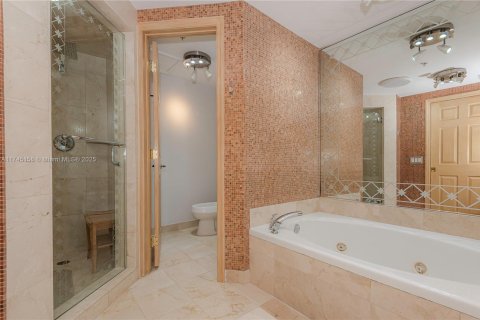 Condo in Coral Gables, Florida, 2 bedrooms  № 1716436 - photo 20