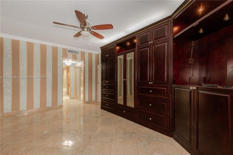 Condo in Coral Gables, Florida, 2 bedrooms  № 1716436 - photo 16