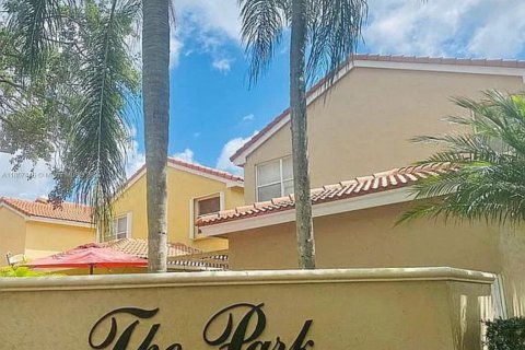 House in Cooper City, Florida 3 bedrooms, 166.95 sq.m. № 1881840 - photo 18