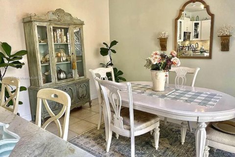 House in Cooper City, Florida 3 bedrooms, 166.95 sq.m. № 1881840 - photo 8