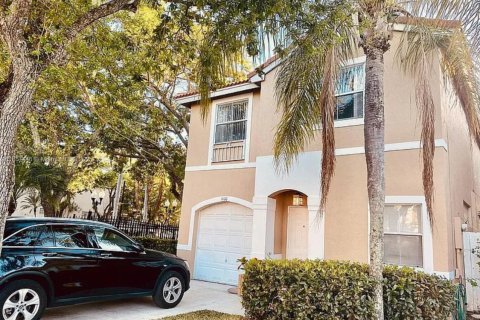 House in Cooper City, Florida 3 bedrooms, 166.95 sq.m. № 1881840 - photo 1