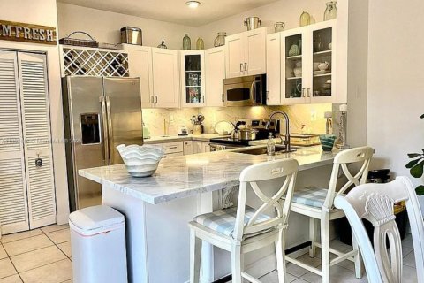 House in Cooper City, Florida 3 bedrooms, 166.95 sq.m. № 1881840 - photo 5