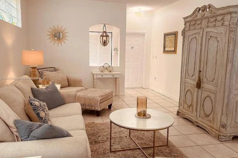 House in Cooper City, Florida 3 bedrooms, 166.95 sq.m. № 1881840 - photo 4