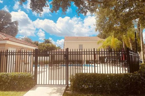 House in Cooper City, Florida 3 bedrooms, 166.95 sq.m. № 1881840 - photo 20