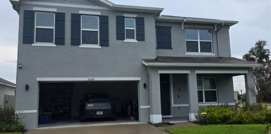 House in Zephyrhills, Florida 5 bedrooms, 242.01 sq.m. № 2201907