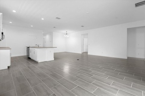 Casa en venta en Clermont, Florida, 4 dormitorios, 195.56 m2 № 1902610 - foto 5