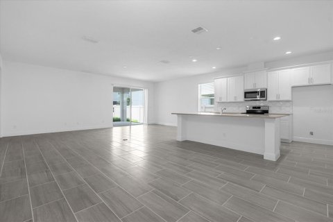 Casa en venta en Clermont, Florida, 4 dormitorios, 195.56 m2 № 1902610 - foto 4