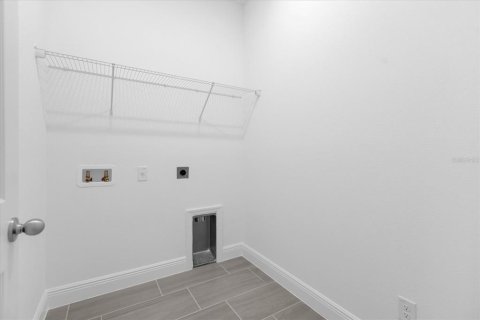 Casa en venta en Clermont, Florida, 4 dormitorios, 195.56 m2 № 1902610 - foto 9