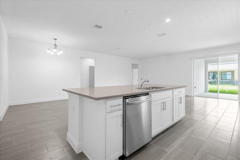 Casa en venta en Clermont, Florida, 4 dormitorios, 195.56 m2 № 1902610 - foto 7