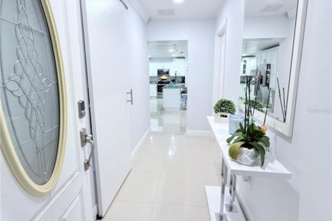 Casa en venta en Tampa, Florida, 6 dormitorios, 303.51 m2 № 2412666 - foto 28