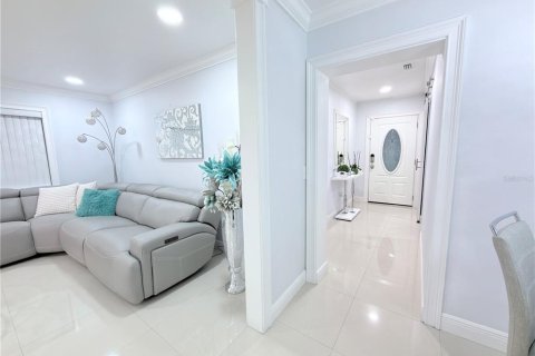 Casa en venta en Tampa, Florida, 6 dormitorios, 303.51 m2 № 2412666 - foto 27