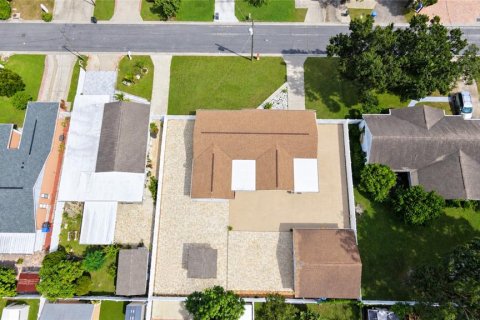 Casa en venta en Tampa, Florida, 6 dormitorios, 303.51 m2 № 2412666 - foto 6