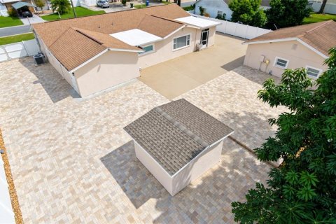Casa en venta en Tampa, Florida, 6 dormitorios, 303.51 m2 № 2412666 - foto 10