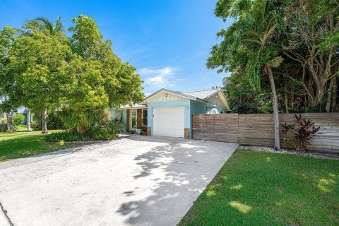 Casa en Boynton Beach, Florida 3 dormitorios, 122.63 m2 № 2323725
