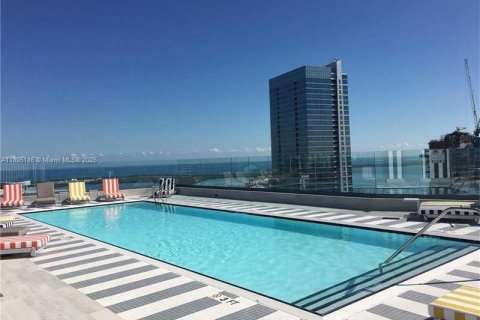 Condo in Miami, Florida, 2 bedrooms  № 2014224 - photo 23