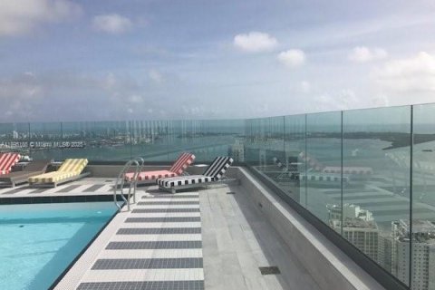 Condo in Miami, Florida, 2 bedrooms  № 2014224 - photo 24