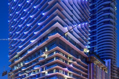 Condo in Miami, Florida, 2 bedrooms  № 2014224 - photo 21