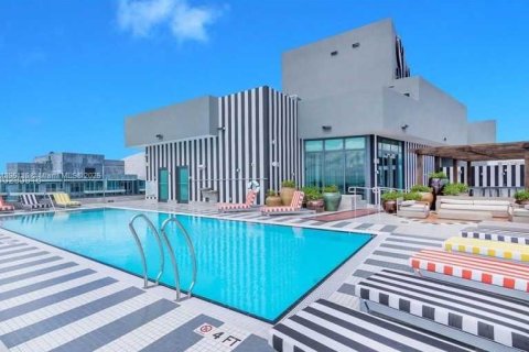 Condo in Miami, Florida, 2 bedrooms  № 2014224 - photo 25