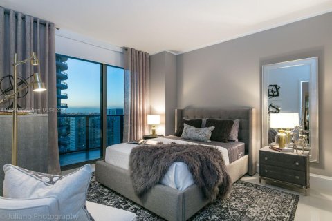 Condo in Miami, Florida, 2 bedrooms  № 2014224 - photo 13