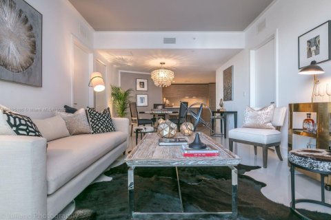 Condo in Miami, Florida, 2 bedrooms  № 2014224 - photo 6