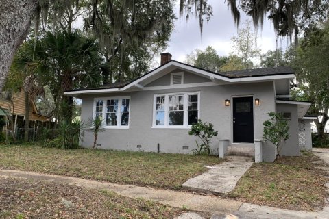 House in Palatka, Florida 4 bedrooms, 196.49 sq.m. № 862996 - photo 1