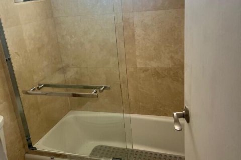 Copropriété à louer à North Miami Beach, Floride: 1 chambre, 77.11 m2 № 2147229 - photo 9