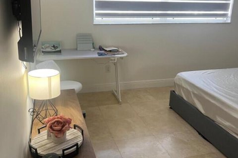 Copropriété à louer à North Miami Beach, Floride: 1 chambre, 77.11 m2 № 2147229 - photo 4