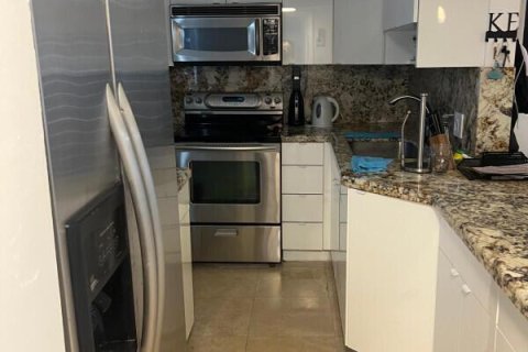 Copropriété à louer à North Miami Beach, Floride: 1 chambre, 77.11 m2 № 2147229 - photo 10