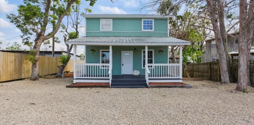 House in Steinhatchee, Florida 2 bedrooms, 71.35 sq.m. № 1690271