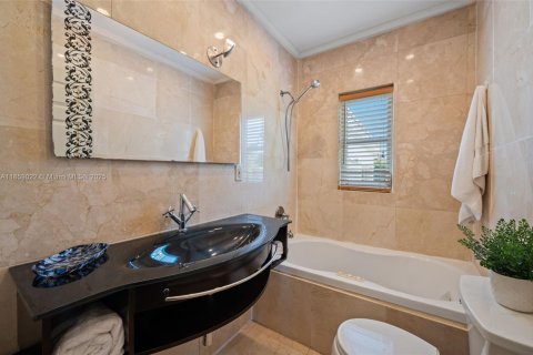 Casa en venta en Miami Springs, Florida, 3 dormitorios, 130.71 m2 № 1890990 - foto 12