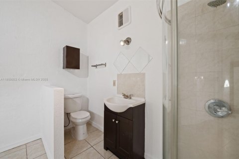 Casa en venta en Miami Springs, Florida, 3 dormitorios, 130.71 m2 № 1890990 - foto 9