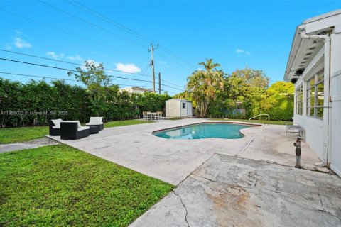 Casa en venta en Miami Springs, Florida, 3 dormitorios, 130.71 m2 № 1890990 - foto 14