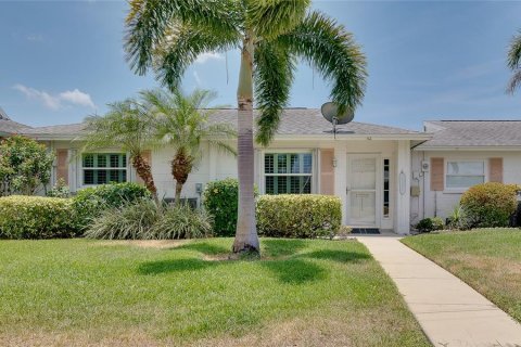 House in Venice, Florida 2 bedrooms, 95.78 sq.m. № 2167458 - photo 1