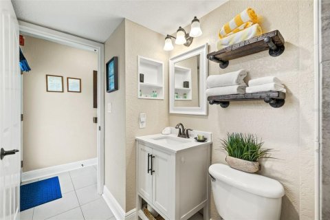 Condo in Dunedin, Florida, 3 rooms № 2222251 - photo 17