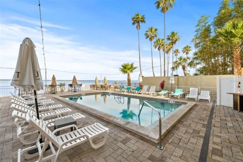 Condo in Dunedin, Florida, 3 rooms № 2222251 - photo 25