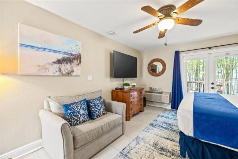 Condo in Dunedin, Florida, 3 rooms № 2222251 - photo 13