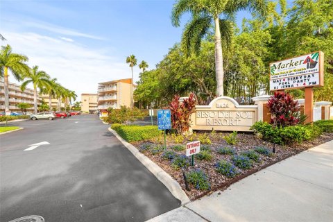 Condo in Dunedin, Florida, 3 rooms № 2222251 - photo 28
