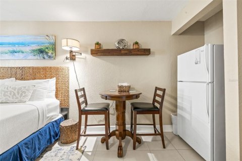 Condo in Dunedin, Florida, 3 rooms № 2222251 - photo 11