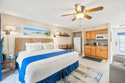 Condo in Dunedin, Florida, 3 rooms № 2222251 - photo 15