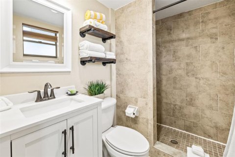 Condo in Dunedin, Florida, 3 rooms № 2222251 - photo 16