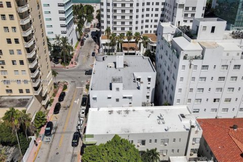 Condo in Miami Beach, Florida, 1 bedroom № 1958571 - photo 20