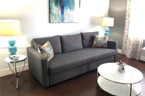 Condo in Miami Beach, Florida, 1 bedroom № 1958571 - photo 5