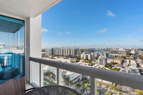 Condominio en venta en Miami Beach, Florida, 1 dormitorio, 76.18 m2 № 2027874 - foto 25